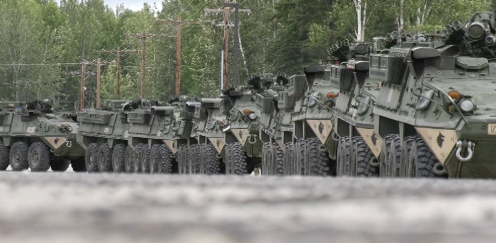 Strykers line up for rail load