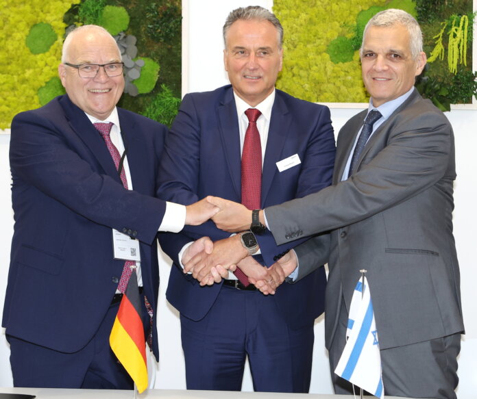Cooperation agreed: HENSOLDT CEO Thomas Müller, Helmut Rauch, CEO Diehl Defence and Yoav Har-Even, CEO Rafael. Photo: Diehl Defence
